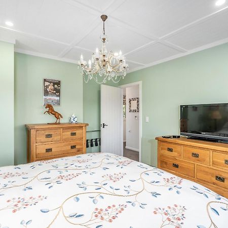 Bayview Valley Lodge Bed & Breakfast Whitianga Exterior foto